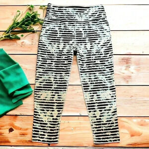 Tommy Hilfiger Women's Medium Black, White, Sea Green Athletic Capri Leggings